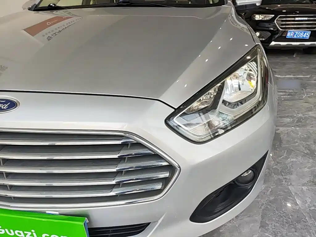 Ford Escort — миниатюра 24