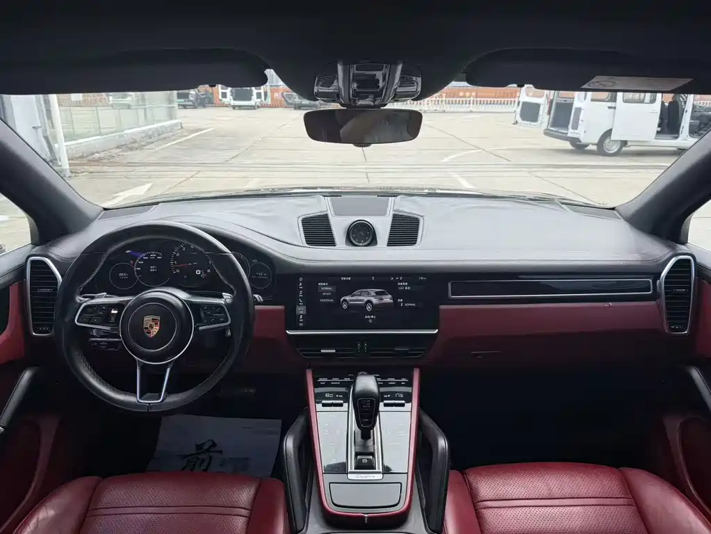 Porsche Cayenne — миниатюра 5