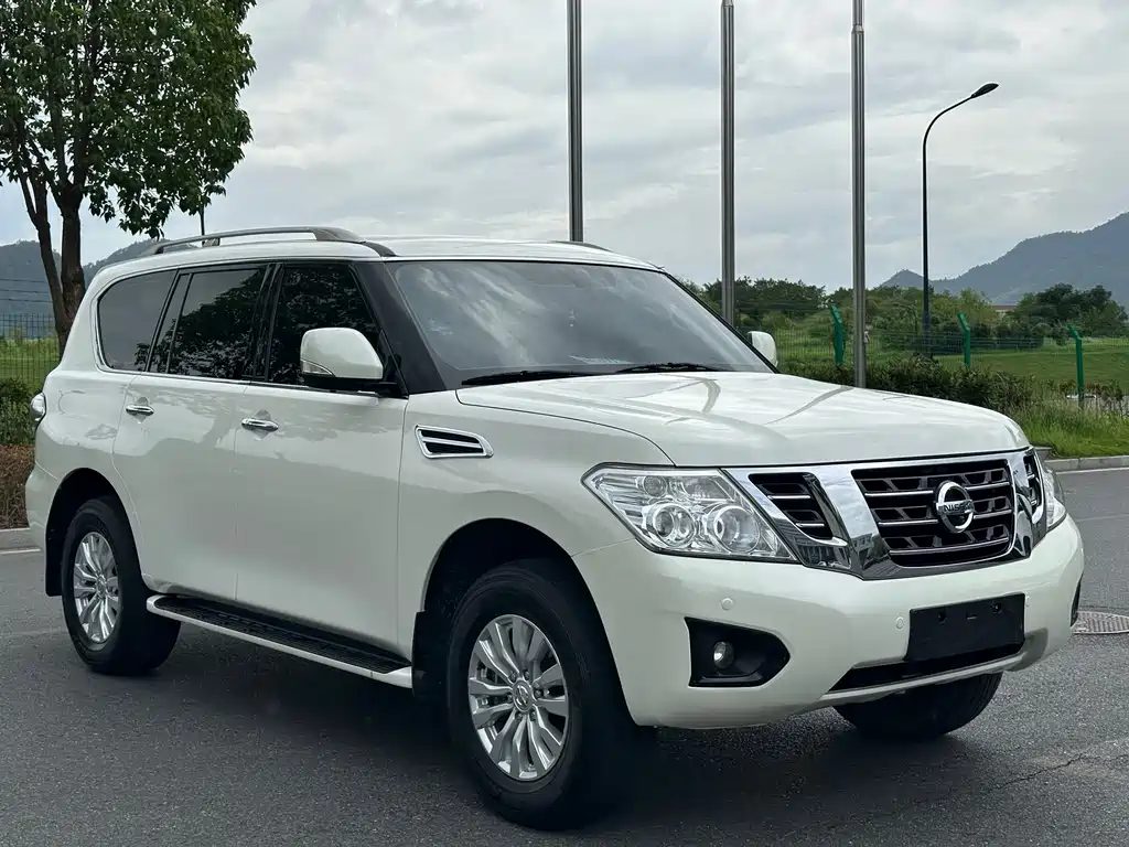 Nissan Patrol — миниатюра 3