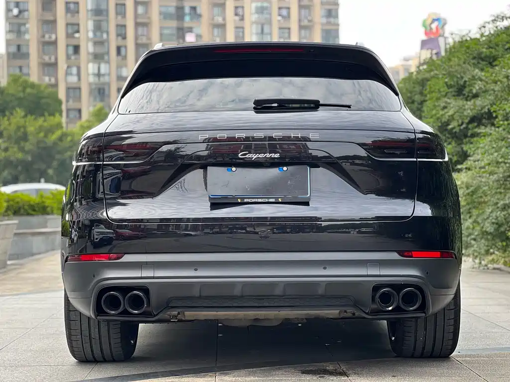 Porsche Cayenne — миниатюра 8
