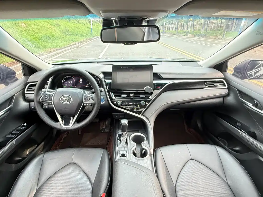 Toyota Camry — миниатюра 11