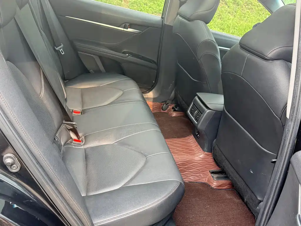 Toyota Camry — миниатюра 16