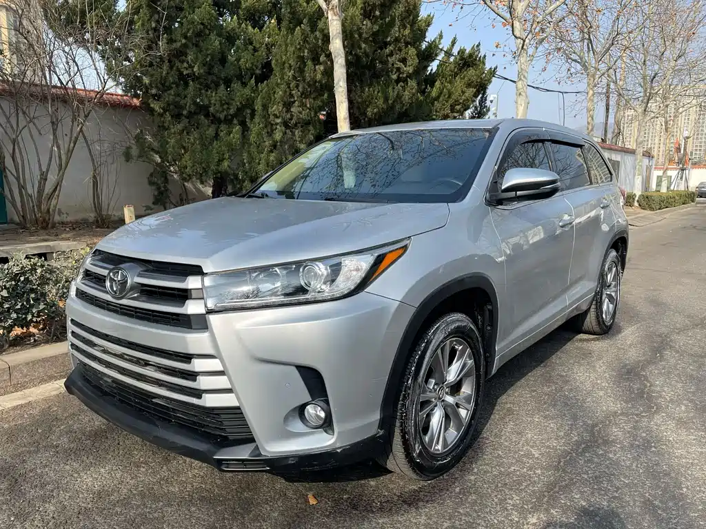 TOYOTA HIGHLANDER