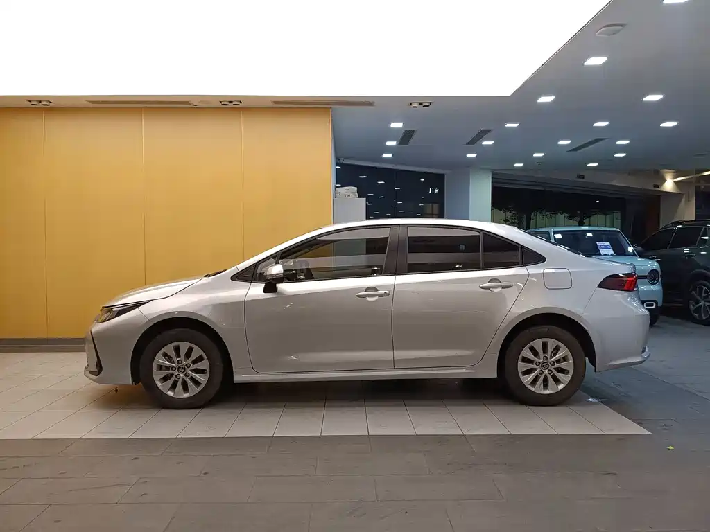 Toyota Corolla — миниатюра 6