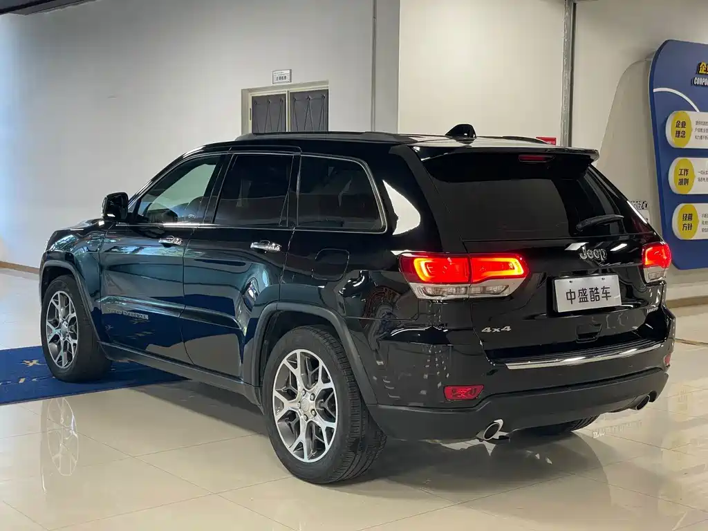 Jeep Grand Cherokee (Import) — миниатюра 24