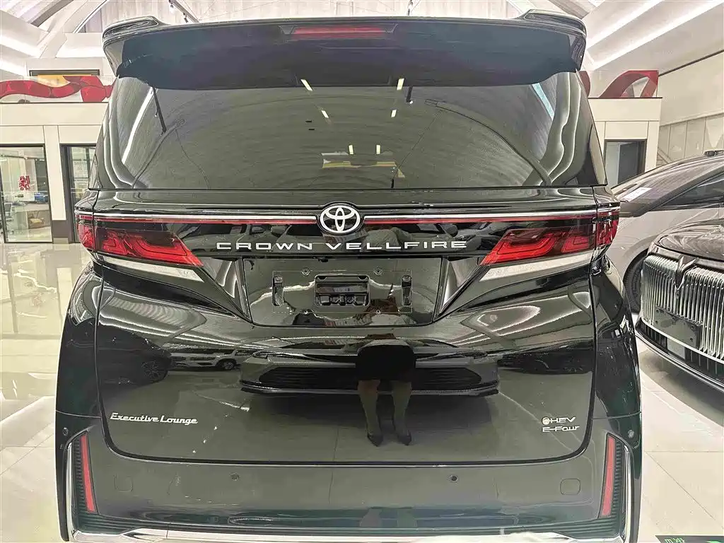 Toyota Vellfire — миниатюра 18