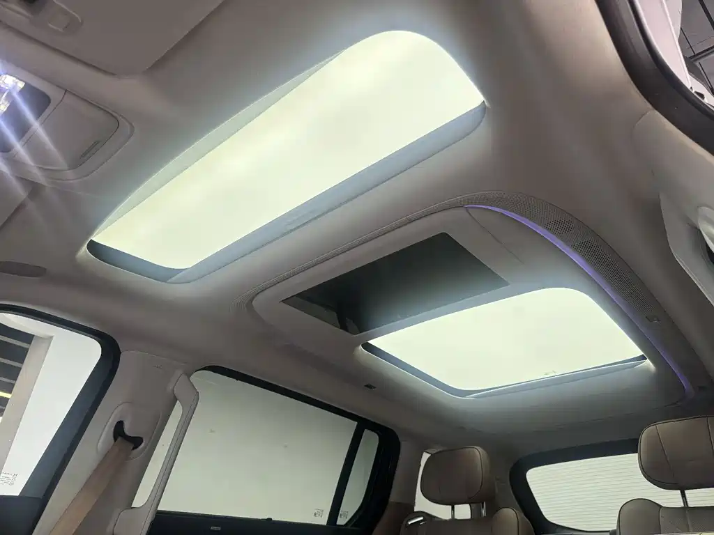 XPeng X9 — миниатюра 8