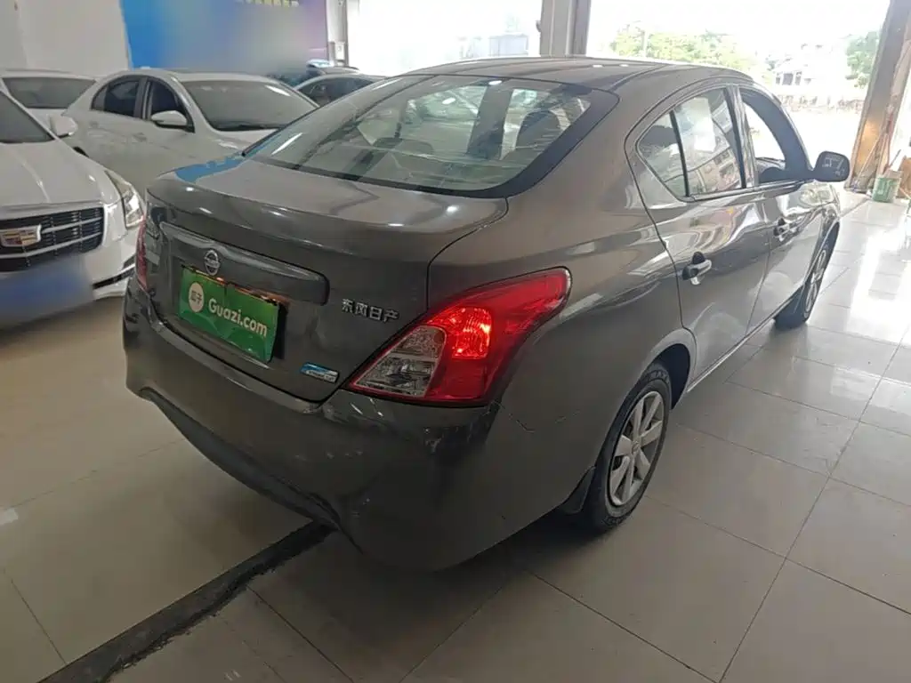 Nissan Sunny — миниатюра 7