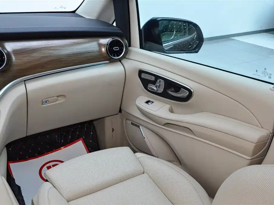 MERCEDES-BENZ V CLASS