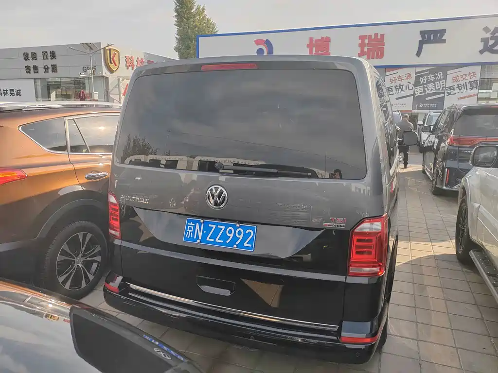 Volkswagen Multivan — миниатюра 9