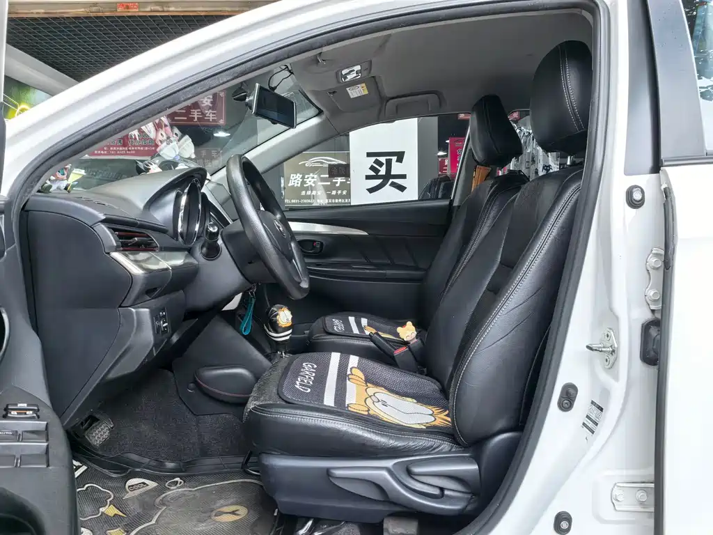 Toyota Yaris L — миниатюра 11
