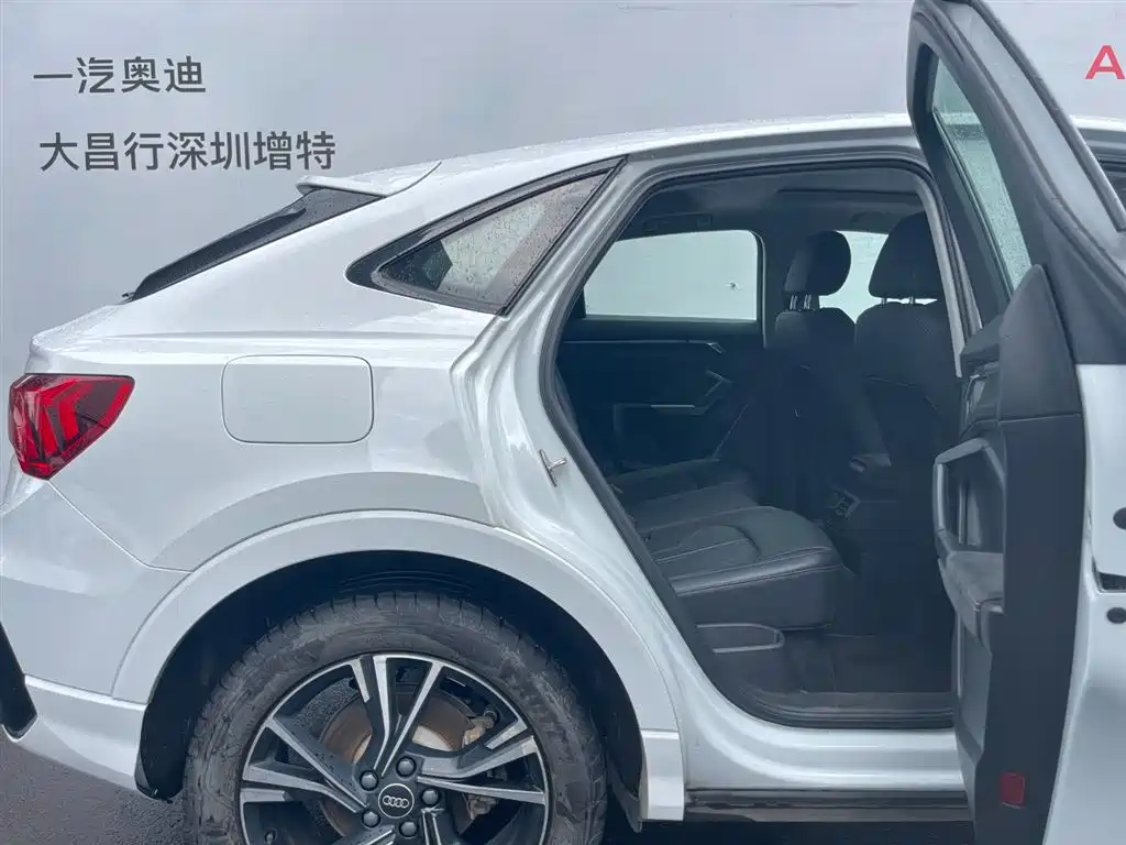 Audi Q3 Sportback — миниатюра 13