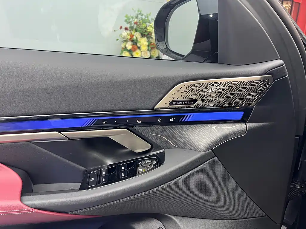 BMW 5 Series — миниатюра 11