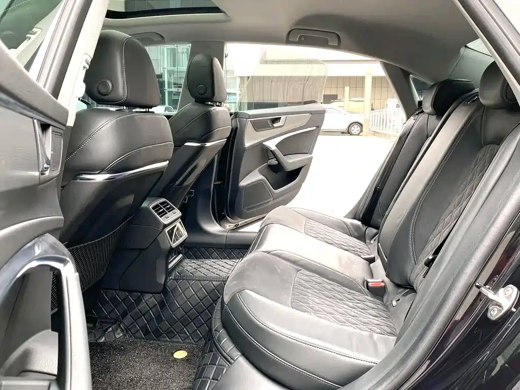 Audi A7L — миниатюра 4