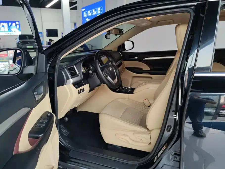 Toyota Highlander — миниатюра 9