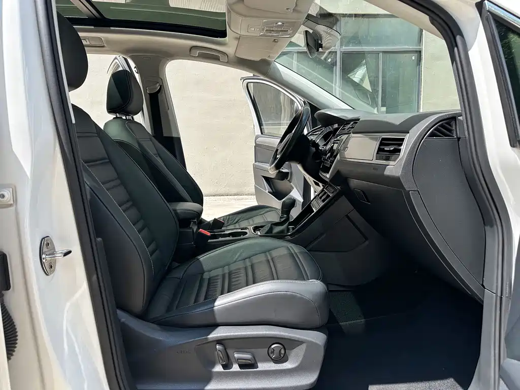 Volkswagen Touran — миниатюра 4