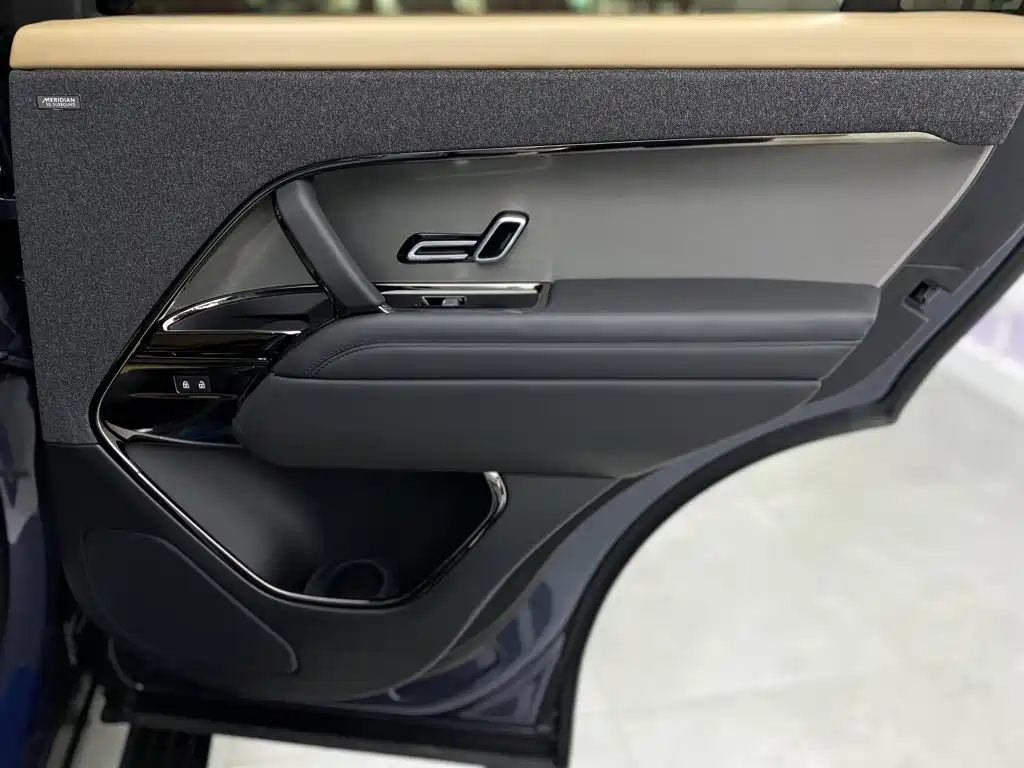 Land Rover Sport — миниатюра 5