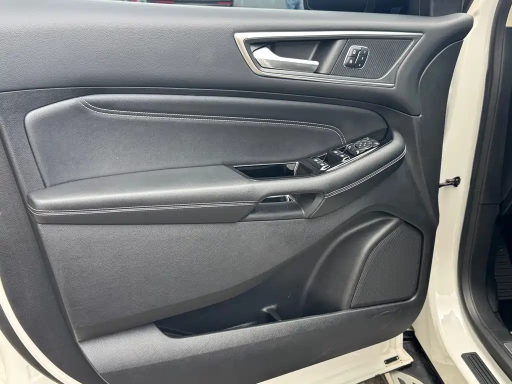 Ford Edge — миниатюра 6