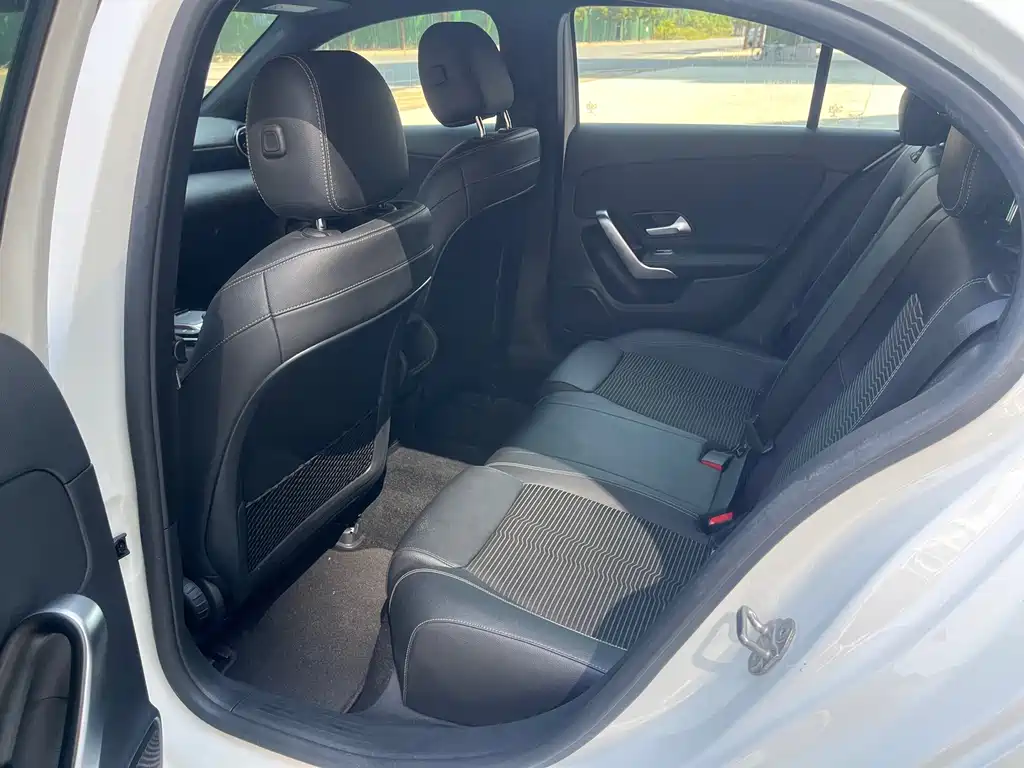 Mercedes-Benz A-Class — миниатюра 10