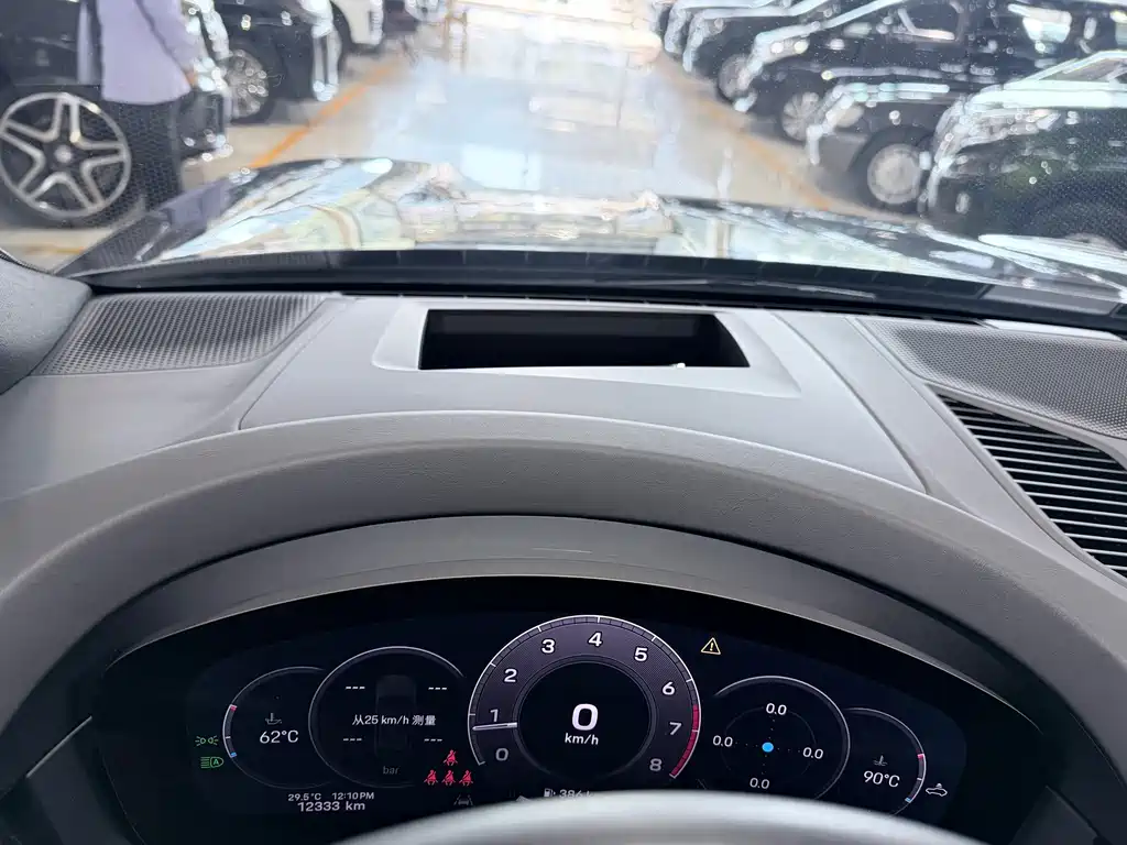 Porsche Cayenne — миниатюра 5