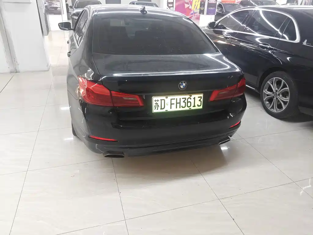 BMW 5 Series New Energy — миниатюра 4