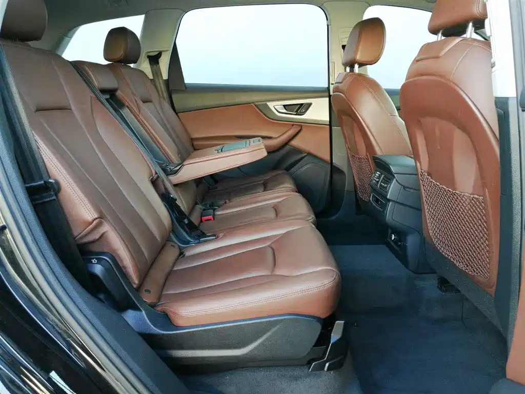 Audi Q7 — миниатюра 14