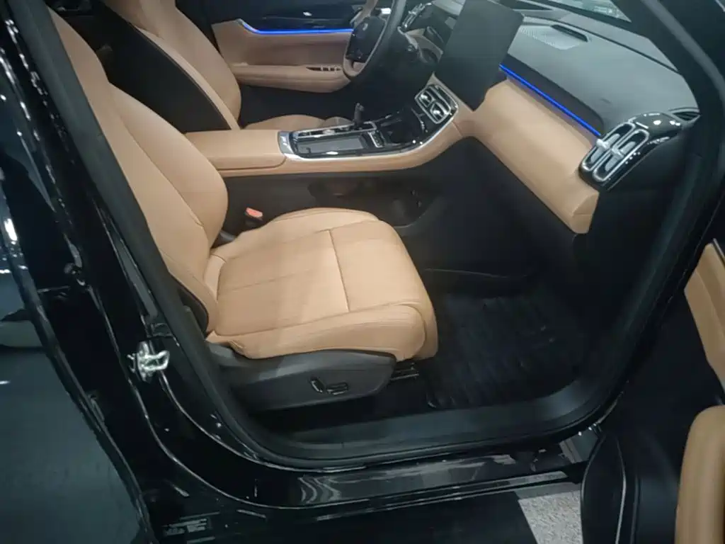 Geely Boyue L — миниатюра 20