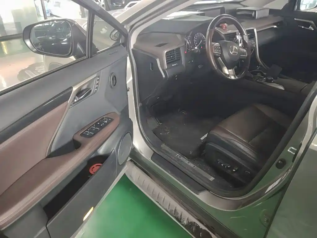 Lexus RX — миниатюра 16