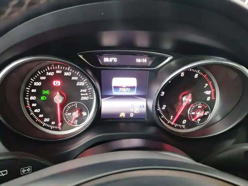 Mercedes-Benz GLA — миниатюра 12