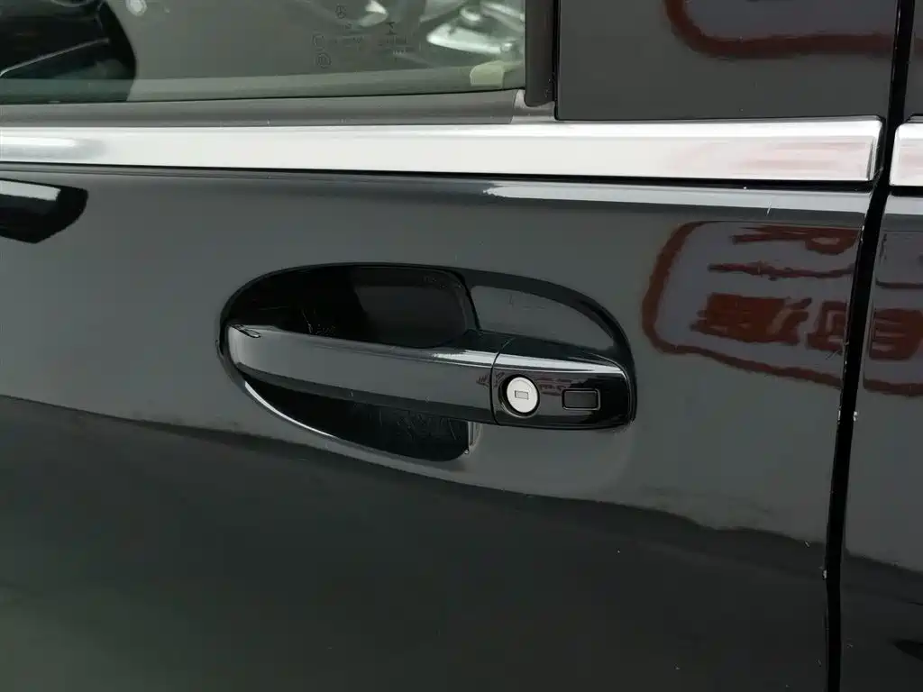 MERCEDES-BENZ V CLASS