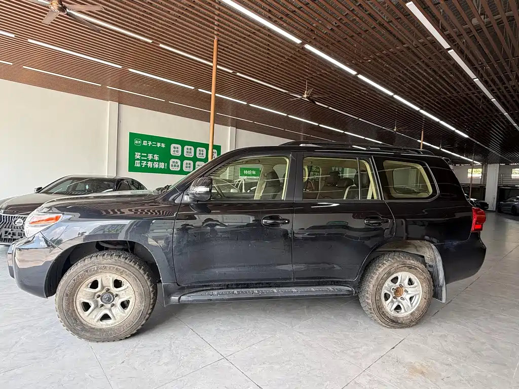 Toyota Land Cruiser — миниатюра 2
