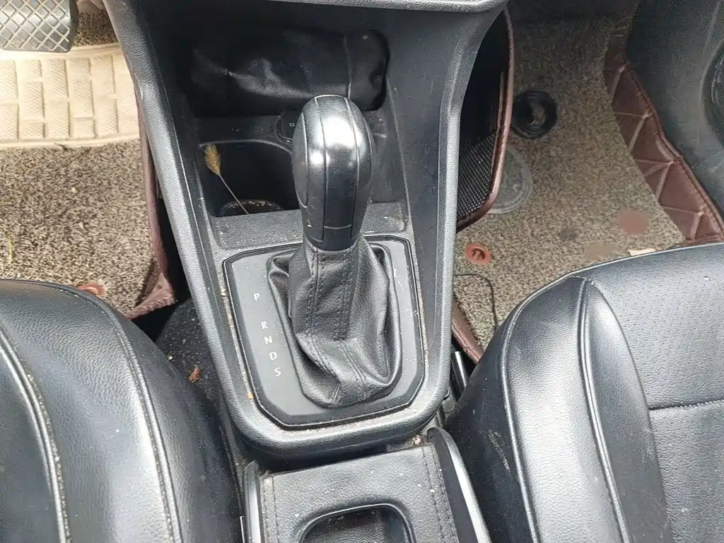 Volkswagen Santana — миниатюра 7