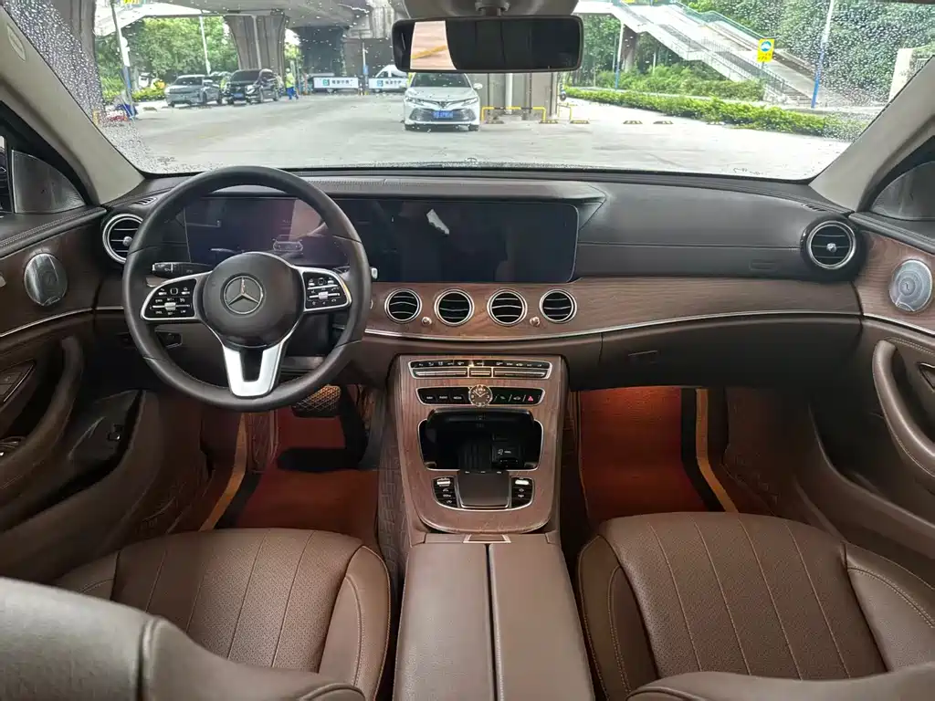 Mercedes-Benz E-Class — миниатюра 5