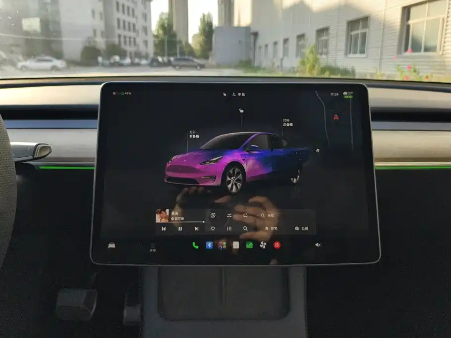 Tesla Model Y — миниатюра 13