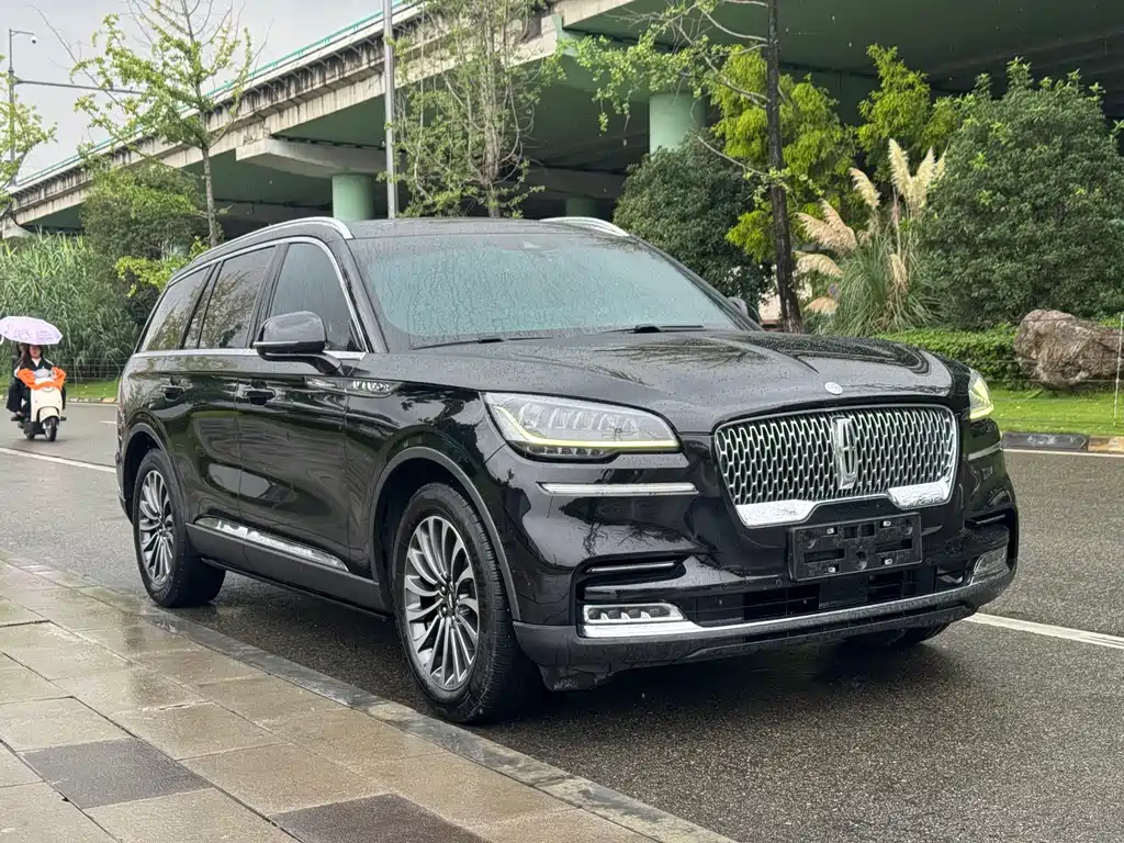 Lincoln Aviator — миниатюра 3