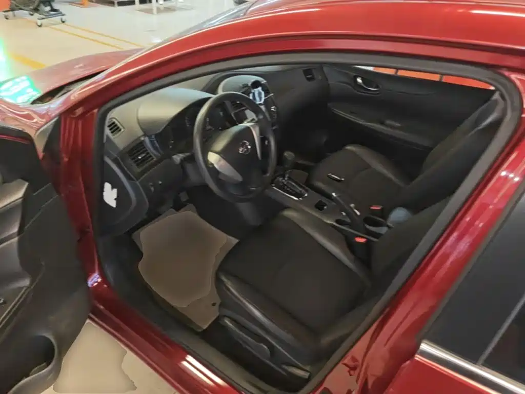 Nissan Tiida — миниатюра 16