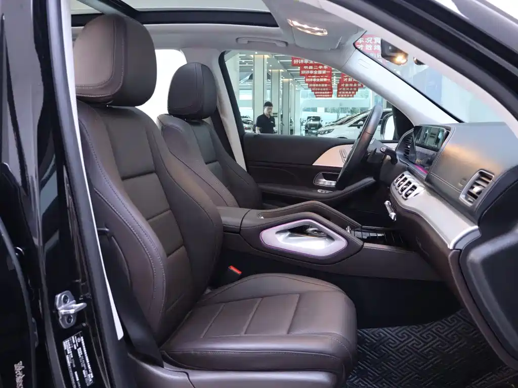 Mercedes-Benz GLE (Import) — миниатюра 21