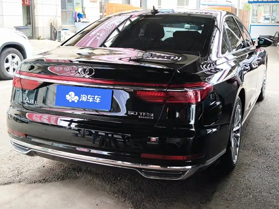 Audi A8 — миниатюра 3