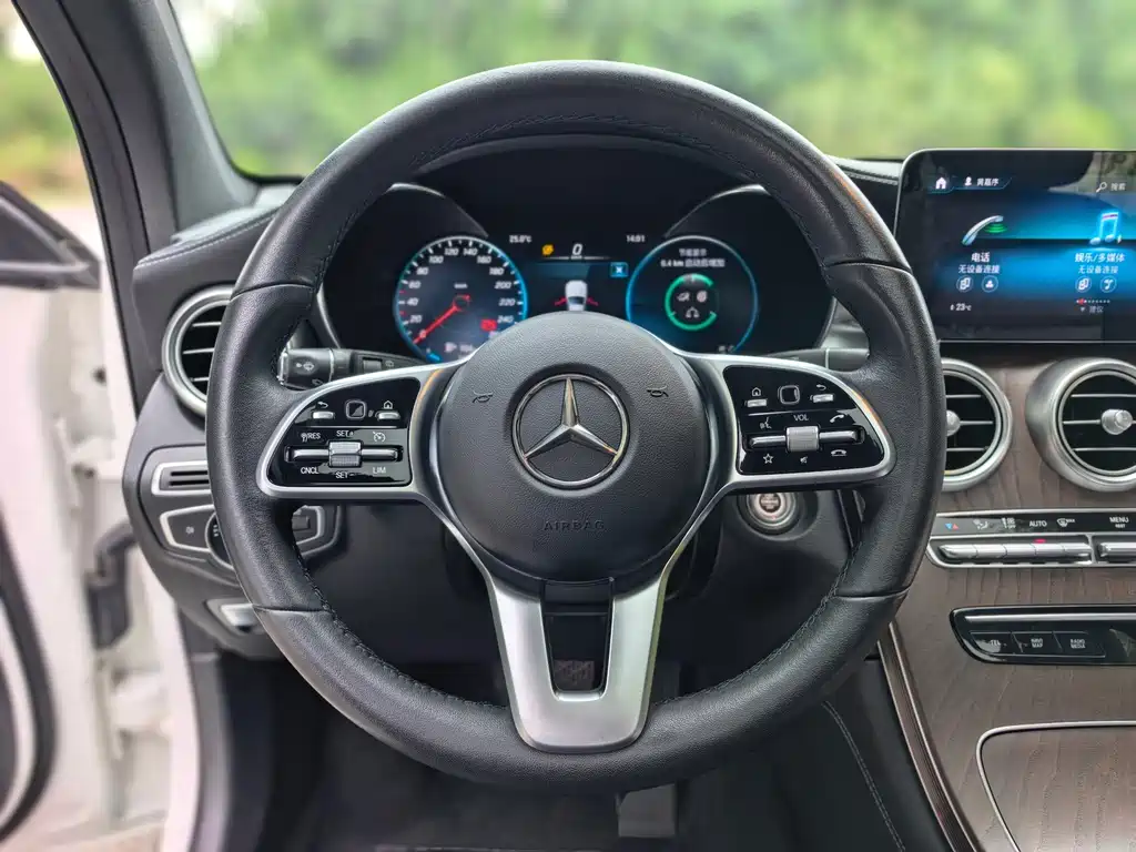 Mercedes-Benz GLC — миниатюра 16