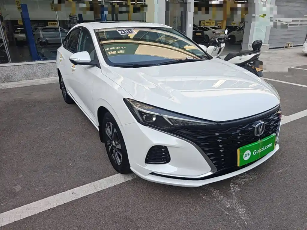 Changan Eado — миниатюра 4