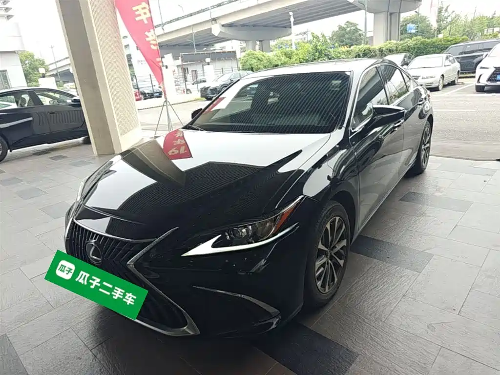 Купить Lexus ES