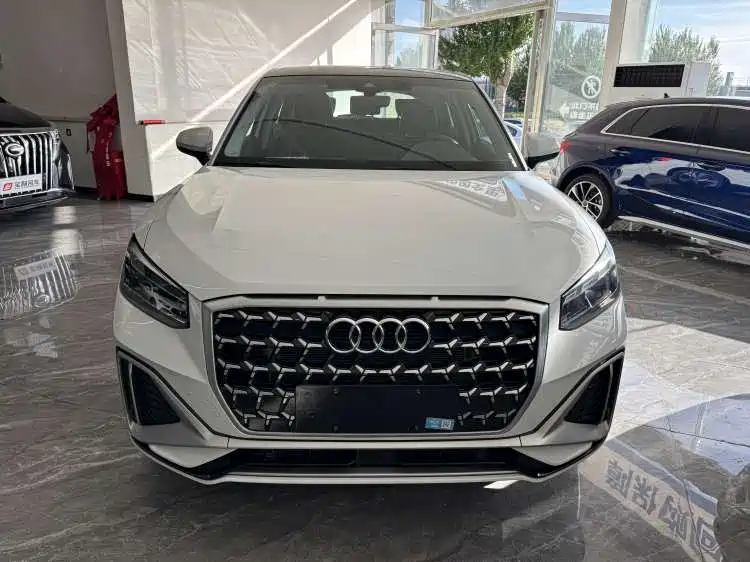 Audi Q2L 2025 35TFSI Fashion