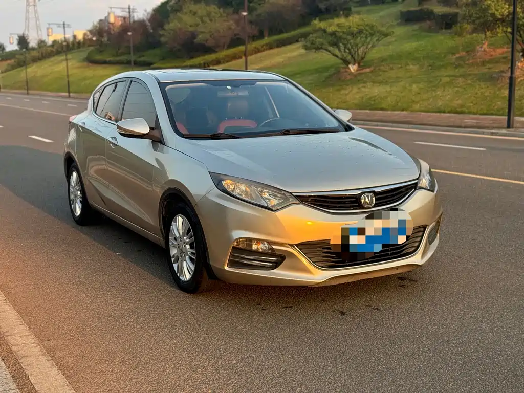 Changan Eado XT — миниатюра 3