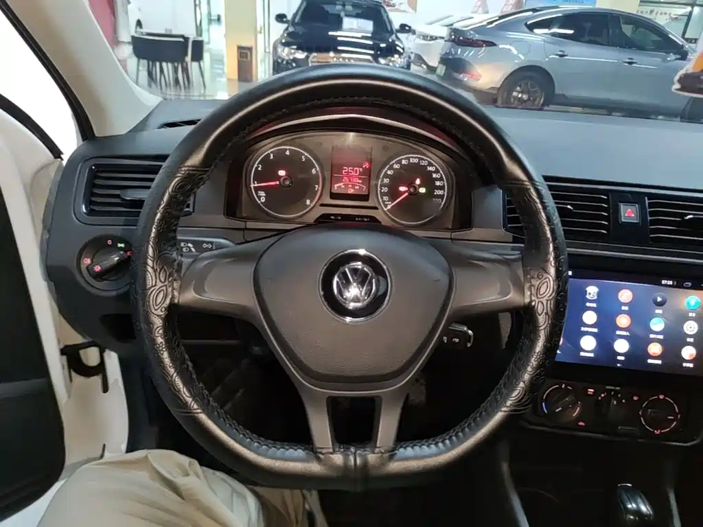 Volkswagen Santana — миниатюра 11