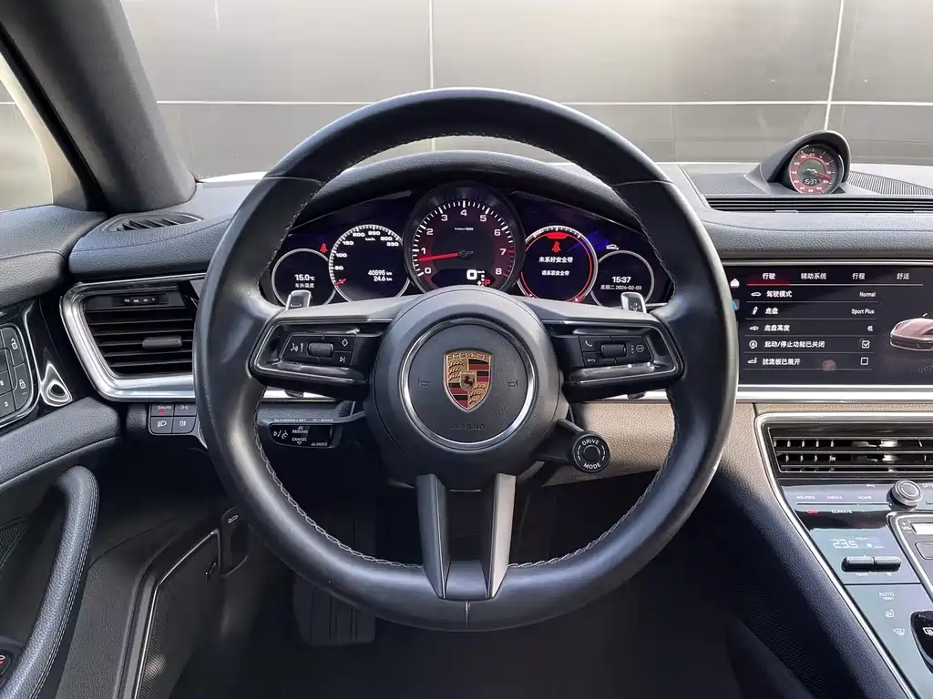 PORSCHE PANAMERA