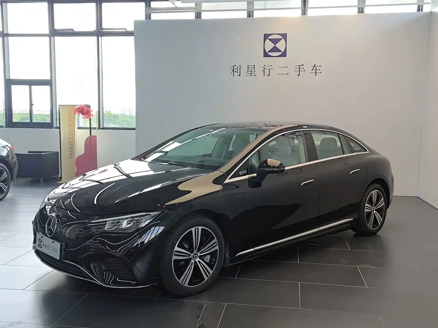奔驰EQE 2025款 500 4MATIC 豪华版 2025