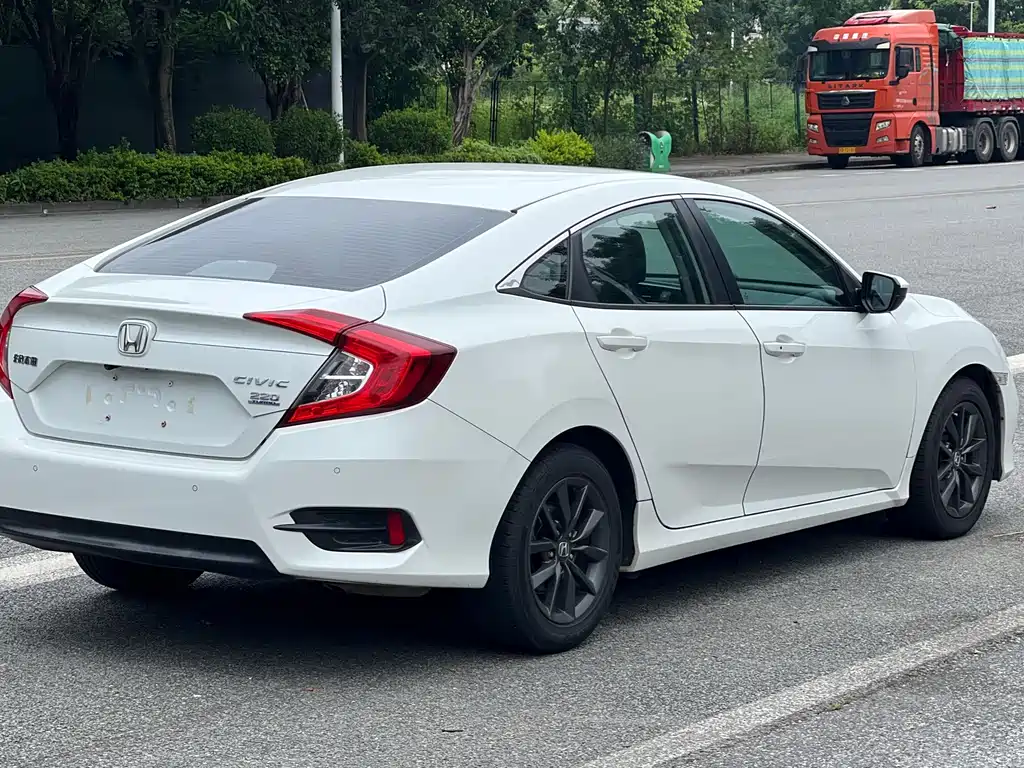 Honda Civic — миниатюра 4