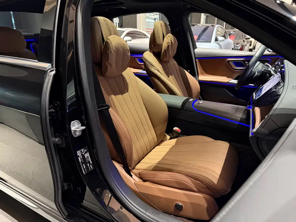Mercedes-Benz E-Class — миниатюра 13
