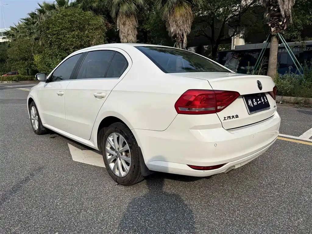 Volkswagen Lavida — миниатюра 5