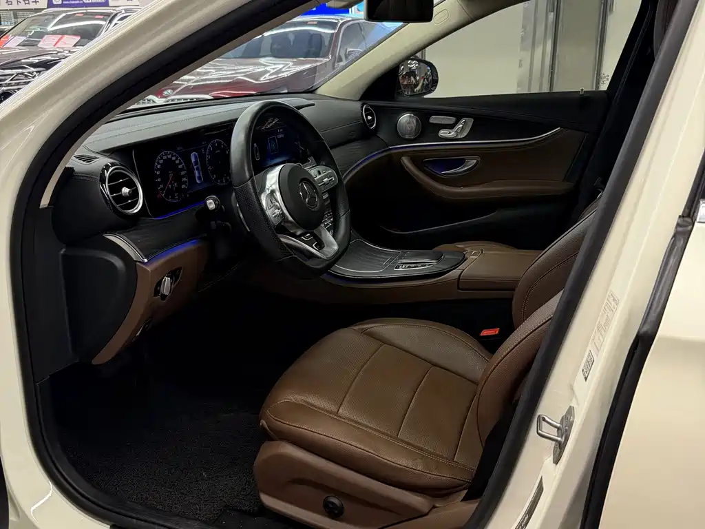 Mercedes-Benz E-Class — миниатюра 4
